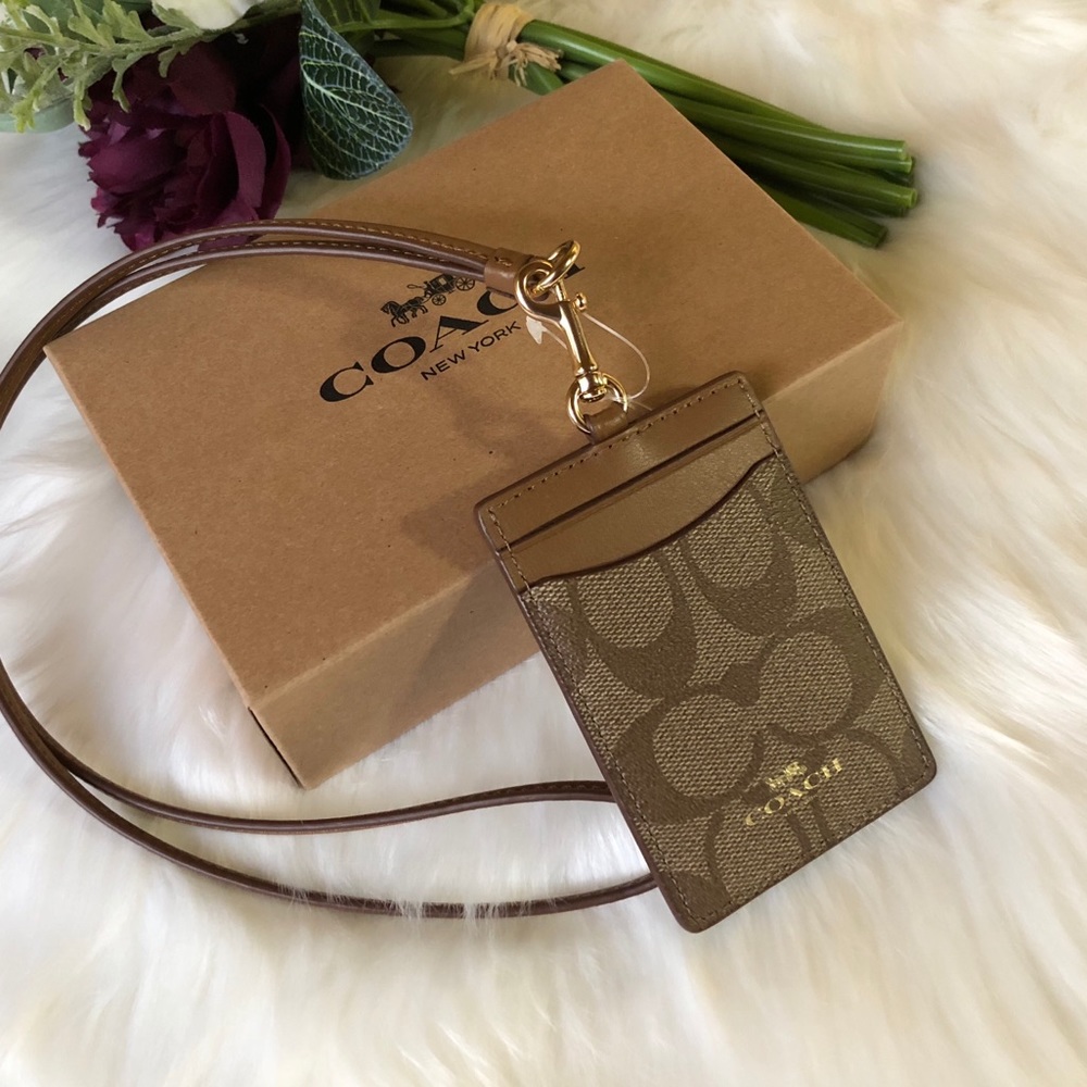 🌺🌺Coach Lanyard ID Badge F63274 Khaki / Saddle - Picture 3 of 6